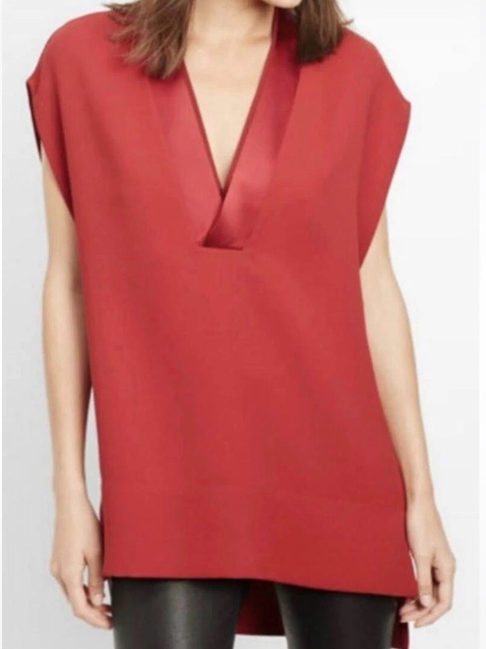Vince Red Satin V-Neck Tunic Blouse High Low Hem Cap Sleeve Workwear Careerwear